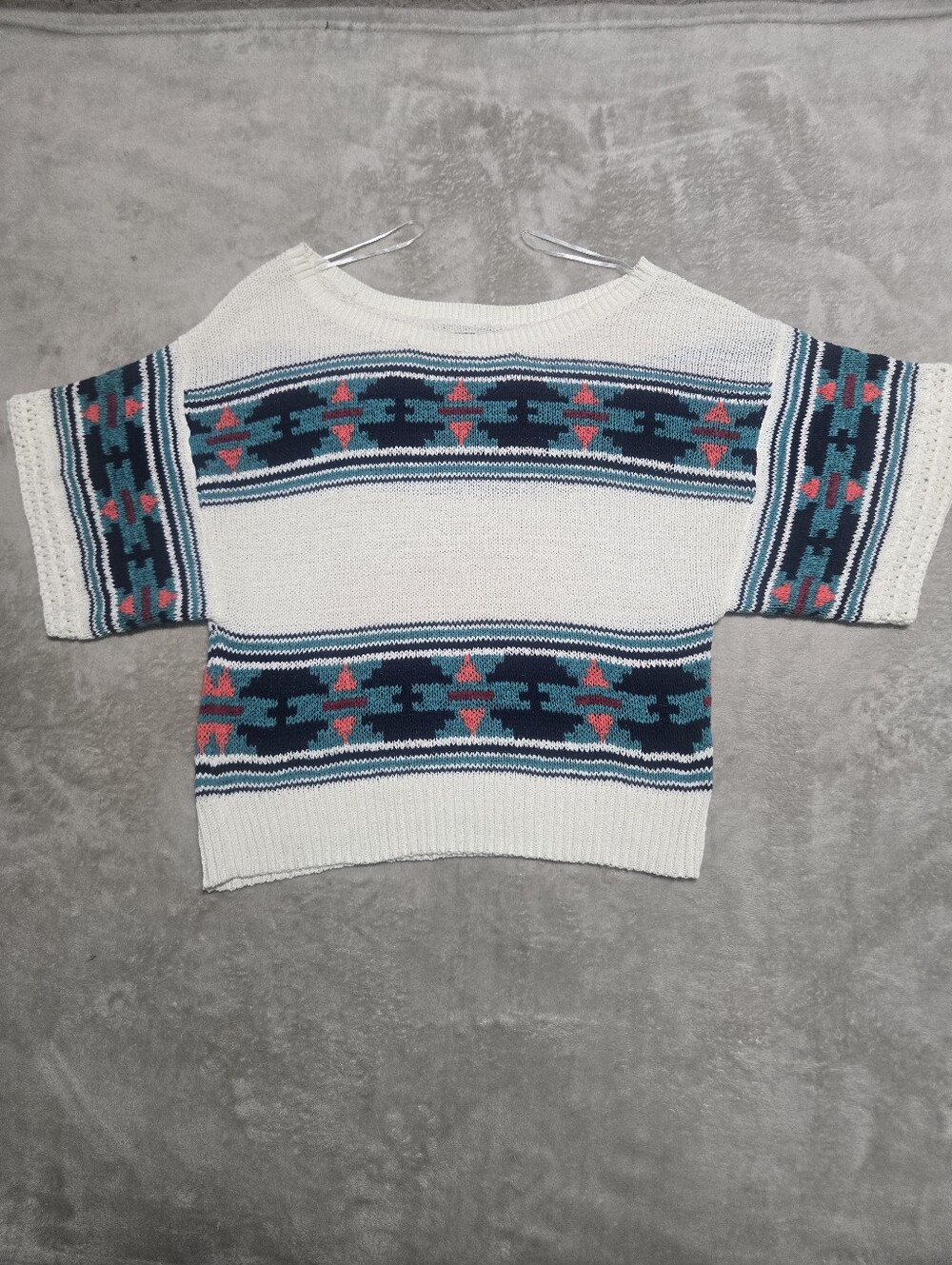 American Eagle Cream Short-Sleeve Sweater Aztec Tribal Pattern Womems Size Large